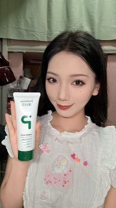 油光黑头闭口痘印反复踩坑，4款氨基酸洁面兼顾控油祛痘提亮和场景边界才稳