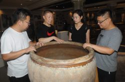 大缸无言续新生  写在渭头河大缸博物馆列入全国博物馆名录之际