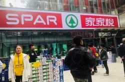 济南又开一大型超市刚开业就被“疯抢”