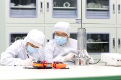 山东企业攻克OLED面板蒸镀源核心技术瓶颈