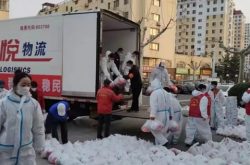 家家悦每天储备蔬菜400余吨员工24小时住店“防疫保供”