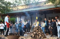 ​赏美景品美食！云瀑洞天惊艳国际学生参访团